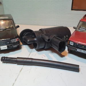 P38 / Discovery 1 - DMC10023 Rear Washer Pump AMR3271