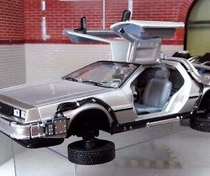 Delorean Back to the Future 22441 Welly 1:24