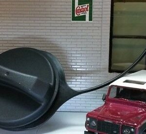 Land Rover Discovery TD5 V8 OEM WLD500070 Fuel Filler Cap & Tether Lead