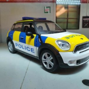 Mini 2010 Police Countryman Cooper All4 1:24 Maisto