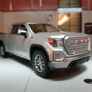 GMC 2019 Sierra SLT 1500 Crew Cab 79361 Motormax 1:24/1:27